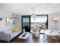 Ocean views and sea breezes over Bondi Beach - Yarra Valley Accommodation