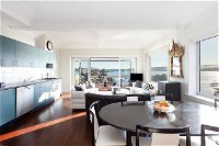 Art Deco Apartment With Breathtaking Water Views - Surfers Gold Coast