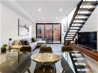 Boutique Stays - County Down Contemporary Port Melbourne Home - Accommodation Australia