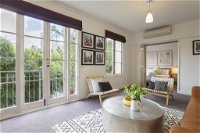 Boutique Stays - Wellington Mews Apartment in East Melbourne - Inverell Accommodation