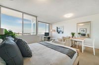 Bright and Sunny Studio Apartment - Accommodation Newcastle