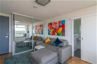 Bright Studio with Amazing City Views - Accommodation Nelson Bay