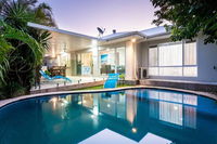 Broadbeach Waters Home With Private Pool - Accommodation QLD