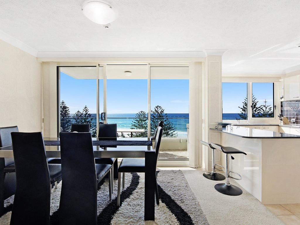 Burleigh Heads Private 2 Bed Ocean View - thumb 3