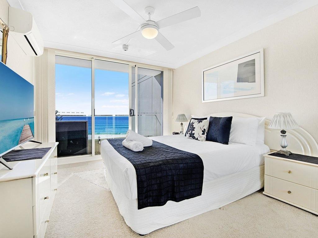 Burleigh Heads Private 2 Bed Ocean View - thumb 2