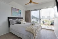 Burleigh Point Beach Vibes Stylish and Modern - Kingaroy Accommodation