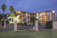 Burswood Lodge Apartments - Lightning Ridge Tourism