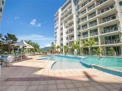 Cairns Esplanade 2 Bed 2 Bath Resort Hotel