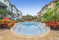Cairns Rainforest View Resort Apartment - Palm Beach Accommodation