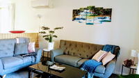 Camelias Boutique Cottage in Dianella - Tourism Noosa