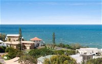Carolyn's Beach House - Redcliffe Tourism