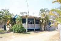 CASTAWAY BEACH HOUSE - Accommodation Bookings