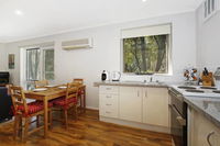 Cedar 6 - fully renovated apartment - QLD Tourism