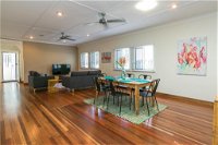 Charming Home By The Sea - Accommodation Brisbane