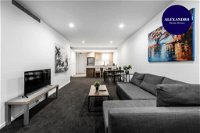 CITY APARTMENT and FREE CITY TOUR BUS NEARBY - Accommodation Melbourne