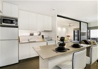 City Getaway Modern Bowen Hills 1 Bedroom with Free WIFI and Parking - Accommodation Yamba