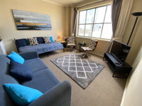 City Views Pool  Parking  Gym Darling Harbour Sydney Apartment Sleeps 5 - Accommodation Airlie Beach