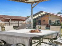 Cleveland Place - walk to beach and shops - Accommodation Broken Hill