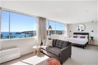 Coastal chic designer apartment - Accommodation Australia