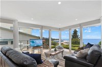 COASTAL HAVEN - panoramic ocean views - Foster Accommodation