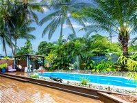 Coconut Blue Front - Palm Cove - Whitsundays Tourism