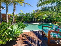 Como Palm Retreat - Tropical Oasis - Accommodation Redcliffe