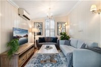 Contemporary Cottage in Perfect Lifestyle Address - Accommodation Yamba