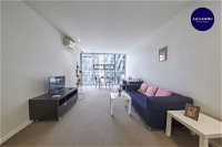 Convenient  Modern 1 Bed Apartment Docklands - Accommodation Australia