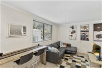 Cosy Studio Apartment Seconds From Manly Beach - Accommodation Yamba