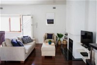 Cottesloe Beach Villa With Large Courtyard Sleeps 4 - Bundaberg Accommodation