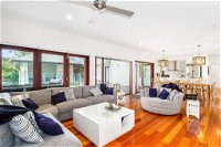 Cottonwood Beach House  Corporate Boardies - Accommodation Airlie Beach