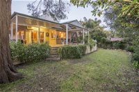 Country Cottage - Palm Beach Accommodation