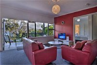Cove Beach Apartment 1 - Accommodation NSW