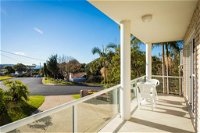 Crystal Waters Unit 2 - Redcliffe Tourism