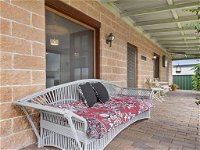 Cudgee - quaint cottage with separate cabin