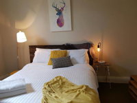 Cute Cottage On Byng - Walk To Town AND Pet Friendly - Getaway Accommodation