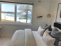 D'Luxe Designer Den Bondi-Ocean View apartment - Accommodation Airlie Beach