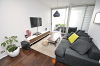 Darlinghurst Self-Contained Modern One-Bedroom Apartment 313 BUR - Accommodation Airlie Beach