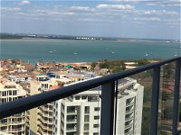 Darwin City - The Oaks with Harbour Views - Accommodation Yamba