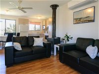 Dom's Place - Accommodation Port Hedland