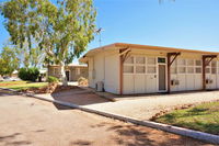 Exmouth Villas Unit 33 - Renovated Holiday Villa a Short Walk from Town Centre - Accommodation Gold Coast
