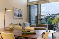 Explore Sydney from a peaceful modern apartment - Accommodation Adelaide