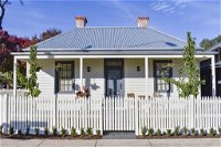 Farmers Arms Heritage Cottage - QLD Tourism