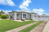 Fielding's Lair - the ultimate family retreat - House  Bungalow - Bundaberg Accommodation