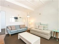 Funky 1 Bedroom Beach Pad by the Beach - Accommodation Noosa