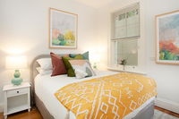 Funky Inner West Studio with Patio 20 Min from CBD - Accommodation Sunshine Coast