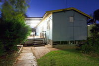 Getaway Villas Unit 3 - 3 Bedroom Self-Contained Villa with a Deck - South Australia Travel