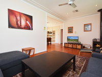 Glandore Estate Vineyard Homestead onsite cellar door  walk to restaurants incl EXP - Surfers Paradise Gold Coast