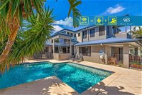 Gold Coast Stunning Waterfront Holiday Retreat - Accommodation Airlie Beach