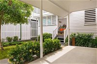 Gorgeous Cottage Close to the City - Surfers Gold Coast